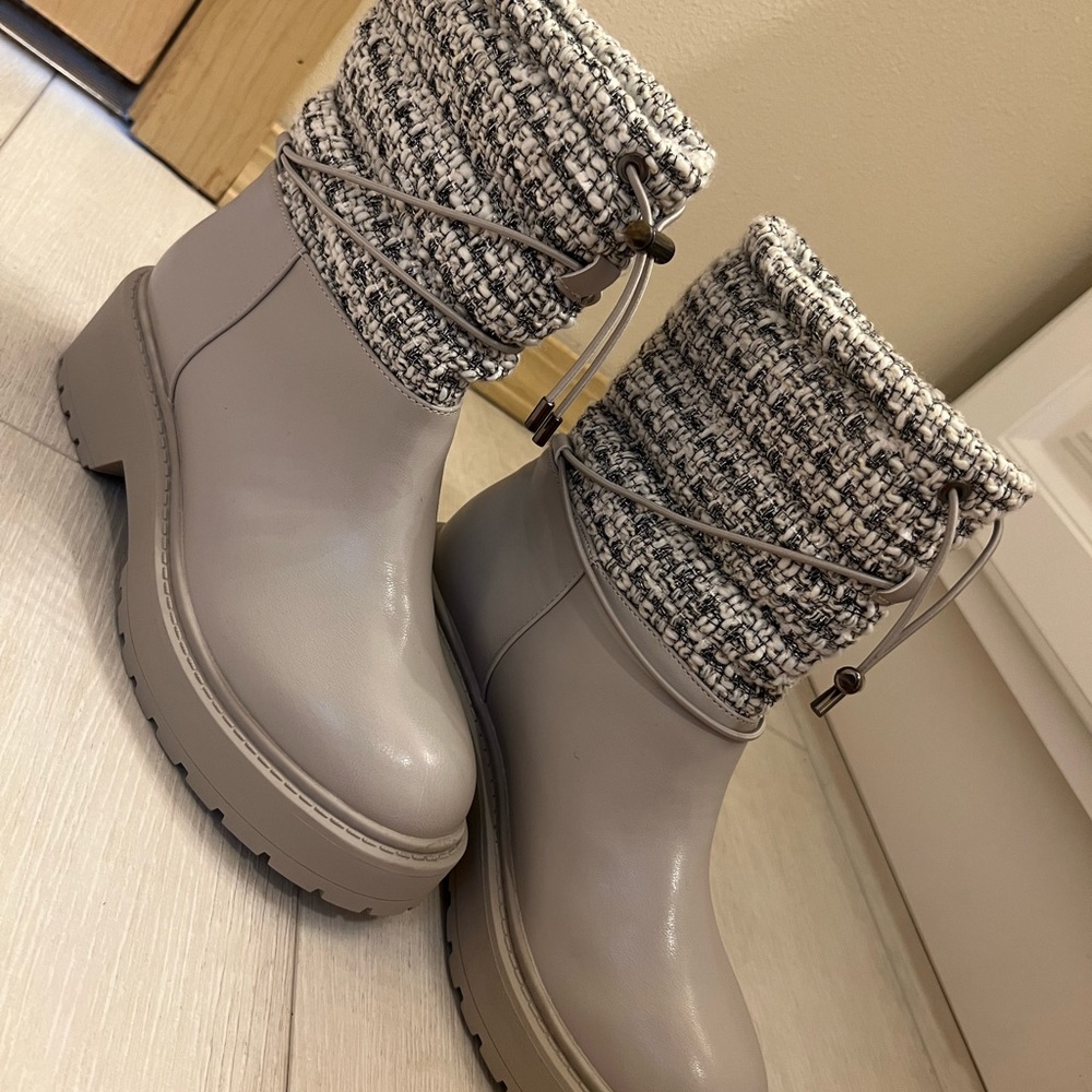 JustFab winter boots. Gray in color with a sweater top. Size: US 6/UK 4/EU 36.5 - Picture 3 of 6